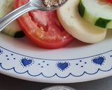 Foto del paso 5 de la receta: Ensalada plato completo de pepino, tomate, mozzarella, tofu al pimentón, enriquecida con gomashio 🥗