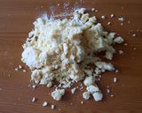 Foto del passaggio 4 della ricetta Biscotti pasquali con stampi a rilievo