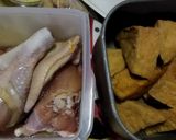 Foto langkah ke 1 dari resep Semur ayam tahu kentang.