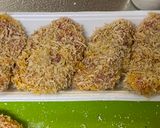 A picture of step 1 of Hire-Katsudon (fried fillet pork on rice).