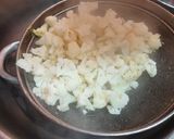 A picture of step 3 of Cauliflower dry veg 😋.