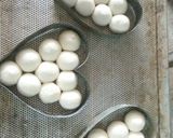 Hình bước làm 2 của món Bánh mì trái tim sài gòn