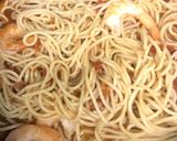 Foto del paso 3 de la receta: Spaghetti con camarones y vino ©