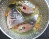 Foto langkah ke 2 dari resep Sup Ikan Nila.