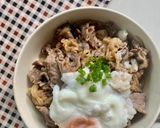 รูปขั้นตอนการทำที่ 6 ของ ข้าวหน้าเนื้อสไลด์ไข่ดาวน้ำ 🍳🍚