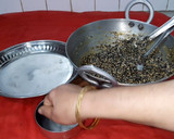 A picture of step 7 of Til Gud Ladoo.