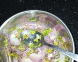 A picture of step 1 of Turkish Onion Salad.