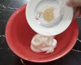 A picture of step 1 of Lettuce Chilli Dip.