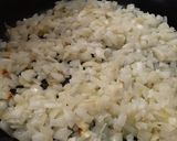 Csirkemájas ragu krumplis galuskával recept fázis 1 fotója
