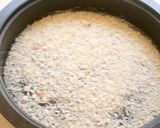 A picture of step 6 of Chicago-Style Pizza.