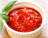 A picture of step 4 of Chicago-Style Pizza.