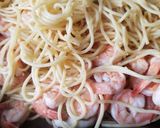 Foto del paso 4 de la receta: Camarones a la diabla en crema... y pan de ajo