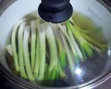 Foto del paso 3 de la receta: Filetes de ternera aliñados con cebolletas tiernas aliñadas