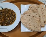 A picture of step 8 of Palak chanay ki daal.