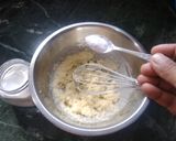 A picture of step 5 of Lemonade blueberry cake.