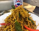 Hình bước làm 4 của món Khô gà lá chanh