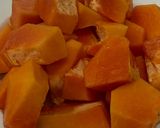 Hình bước làm 1 của món Cơm nhà với mực xào ngô bao tử, đùi bò rim tiêu, canh đu đủ thịt băm viên, đậu cove luộc rắc mè
