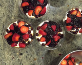 Foto del paso 11 de la receta: Tarta de mousse de queso y futos rojos