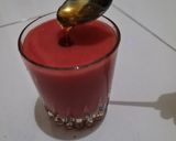 Foto langkah ke 4 dari resep Jus Stroberi & Jambu Biji Merah.