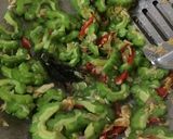 Foto langkah ke 4 dari resep Tumis Pare Rebon.