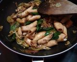 Foto langkah ke 5 dari resep Cumi Kecap Lada Hitam.