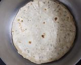 રોટી પનીર કેસેડિયા(Roti Paneer Quesadilla Recipe In Gujarati) રેસીપી સ્ટેપ2ફોટો