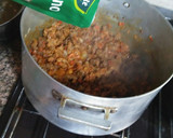 Foto del paso 4 de la receta: Empanada de carne cortada a 🔪 cuchillo