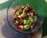 Foto langkah ke 4 dari resep Oseng Cumi Pete.