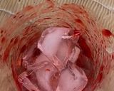 Foto langkah ke 4 dari resep Korean Strawberry Milk.