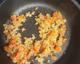 Foto del paso 2 de la receta: Tortilla de coliflor, zanahoria y patatas paja
