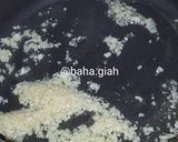 Foto langkah ke 2 dari resep Sup Ceker Oyong Telur Miesoa.