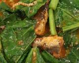 "คะน้าผัดปลากระป๋อง"Stir Fried Kale with Canned Fish วิธีทำสูตร 1 รูป