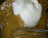 Foto langkah ke 5 dari resep Banana Chiffon Cake.
