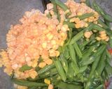 Foto langkah ke 4 dari resep Tumis Buncis Jagung Baso Ekspress.