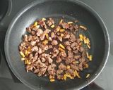 Foto del paso 2 de la receta Cuscús vegetal con carne picada y mango