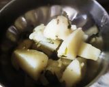 A picture of step 2 of Bathuaa ka paratha.