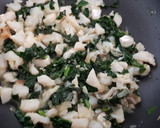 Foto del paso 3 de la receta: Potaje de Cuaresma, con garbanzos, espinacas y bacalao