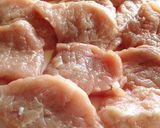 A picture of step 2 of Addictive Onion Sauce Pork Tenderloin Steak.