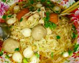 รูปขั้นตอนการทำที่ 3 ของ บะหมี่น้ำรวมลูกชิ้น