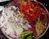 व्हेज बिर्याणी - वेजिटेबल बिर्याणी (Vegetable Biryani recipe in marathi) रेसिपी स्टेप 3 फोटो 