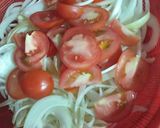 Hình bước làm 1 của món Bò xào hành tây cà chua