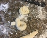Foto del paso 7 de la receta: Panadería: Facturas de grasa (hojaldre criollo)