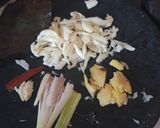 Foto langkah ke 2 dari resep Sup Ayam Pak Min Klaten.