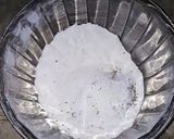 A picture of step 1 of Pizza muffins.