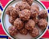Foto del paso 4 de la receta: Bolitas energéticas de nuez y cacao