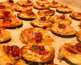 Foto del paso 4 de la receta: Minipizzas de calabacín sin lactosa