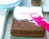 Foto langkah ke 9 dari resep Simple Birthday Cake.