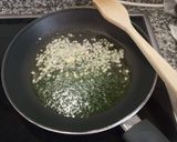 Foto del paso 2 de la receta: Tagliatelle fresco con salsa basilico y surtido de setas