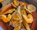 Foto del paso 8 de la receta: Estofado de alcachofas, almejas y langostinos