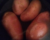 Foto del paso 1 de la receta: 🥔 Papas aliñadas 🥚🧅